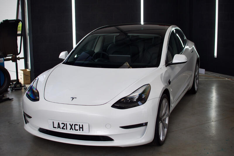 TESLA MODEL 3